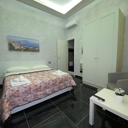 Savastano House Hotel เนเปิลส์ ภายนอก รูปภาพ