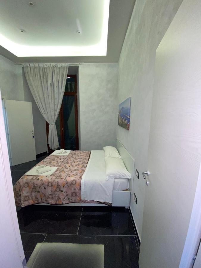 Savastano House Hotel เนเปิลส์ ภายนอก รูปภาพ