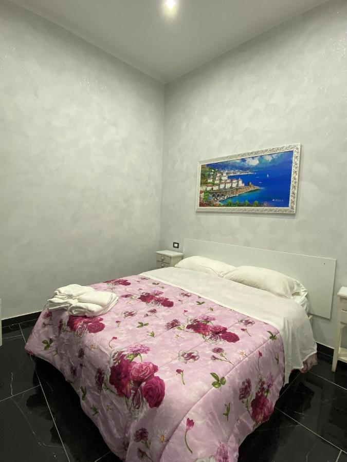 Savastano House Hotel เนเปิลส์ ภายนอก รูปภาพ