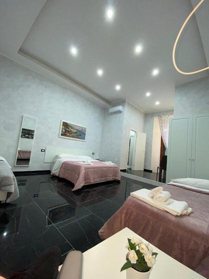 Savastano House Hotel เนเปิลส์ ภายนอก รูปภาพ