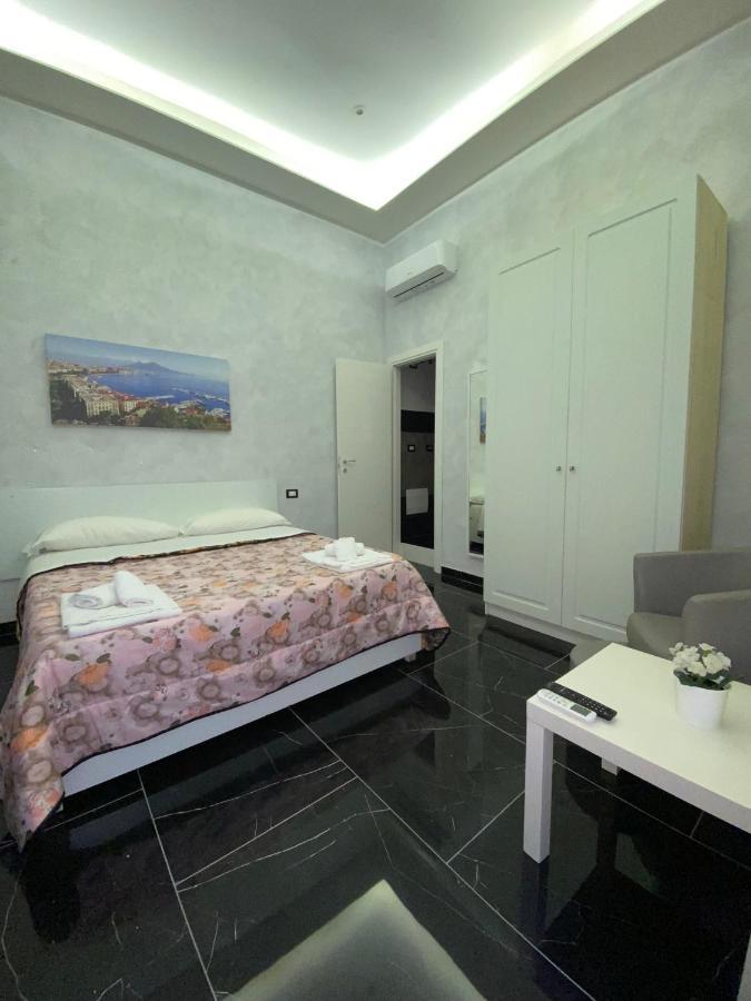 Savastano House Hotel เนเปิลส์ ภายนอก รูปภาพ