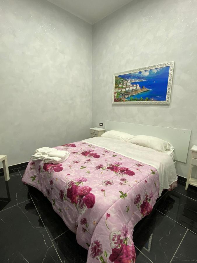Savastano House Hotel เนเปิลส์ ภายนอก รูปภาพ