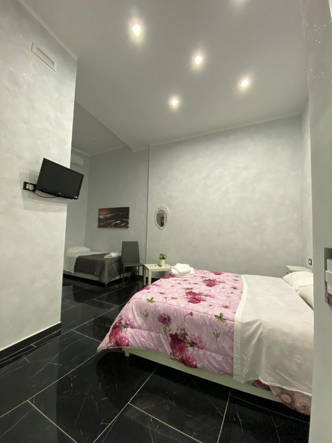Savastano House Hotel เนเปิลส์ ภายนอก รูปภาพ