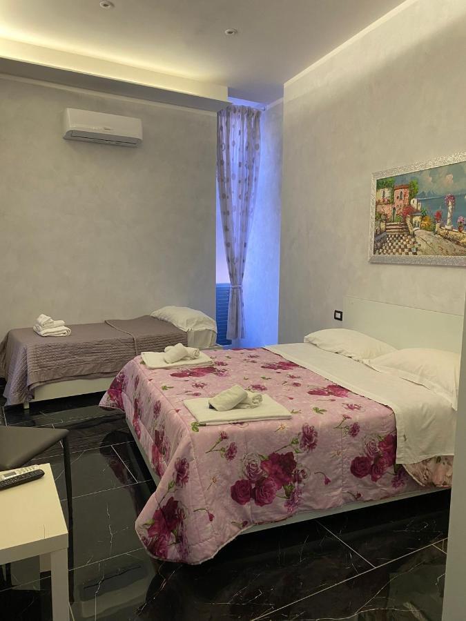 Savastano House Hotel เนเปิลส์ ภายนอก รูปภาพ