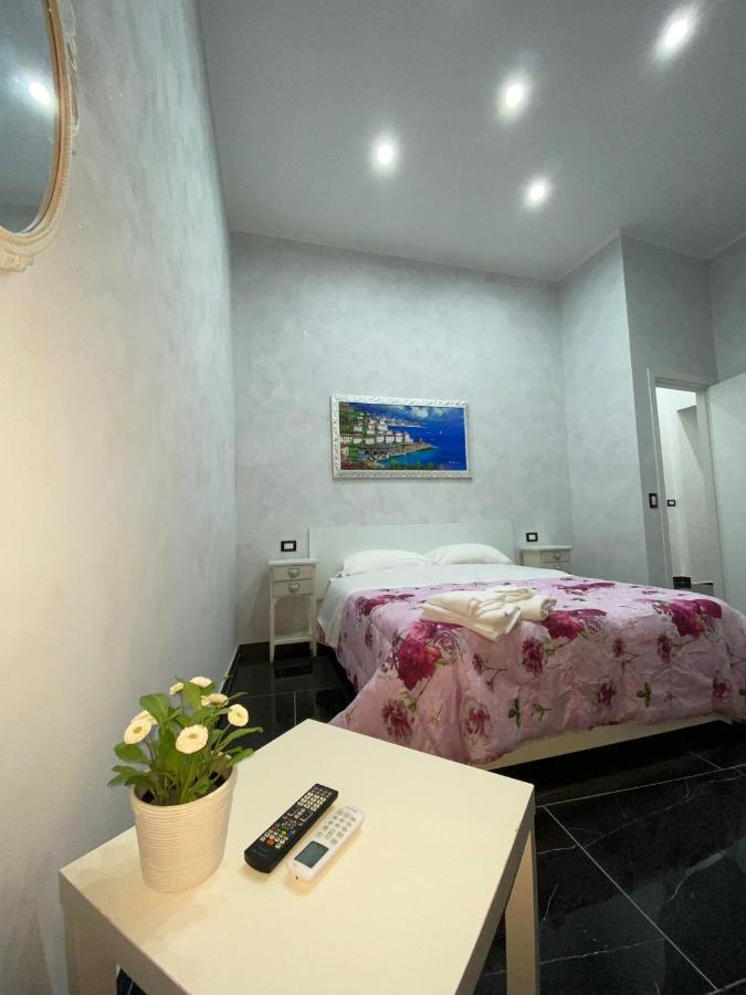Savastano House Hotel เนเปิลส์ ภายนอก รูปภาพ