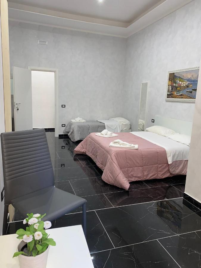 Savastano House Hotel เนเปิลส์ ภายนอก รูปภาพ